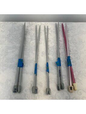 Assorted Straight Knitting Needles Sizes 5-10.5 US Aluminum & Plastic 6 Pairs
